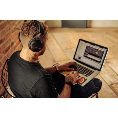 BEYERDYNAMIC DT 1770 PRO MKI Premium Tesla studio headphones for recording, monitoring and editing (closed-back)